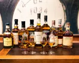 Kolekcja whisky single malt, gdzie "single malt" oznacza destylat z jednej słodowanej jęczmienia, z jednej destylarni.
