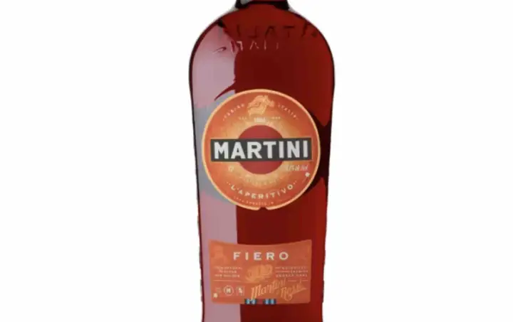 Butelka Martini Fiero, idealna do drinków jak Aperol Spritz.